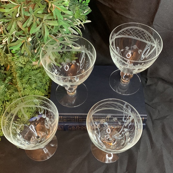 Set of 4 Beautiful vintage Cut lattice and fan on glass water goblet by McBride - Picture 5 of 9